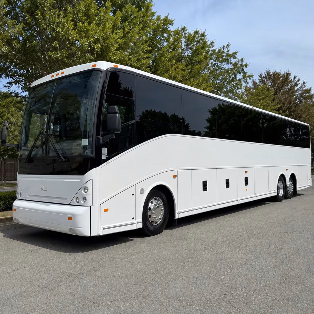 oakland charter bus rental exterior